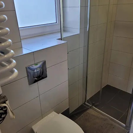 롯지 Lipek 우스트론