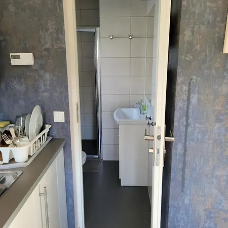 Lipek 롯지 우스트론