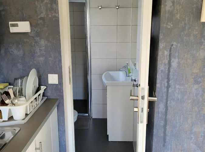 Lipek 롯지 우스트론